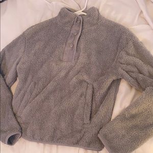 Grey Sherpa pull over.